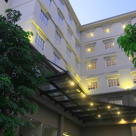 Noormans Hotel Semarang Exterior foto